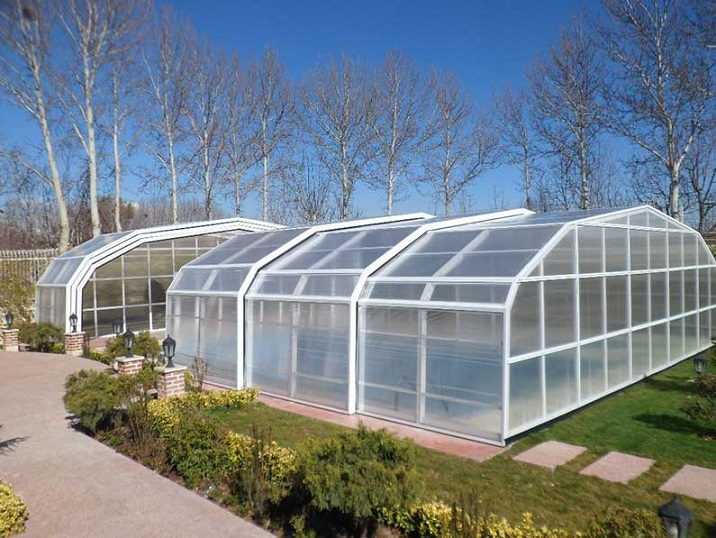 مزایای استفاده از سقفهای متحرک در فضاهای باز