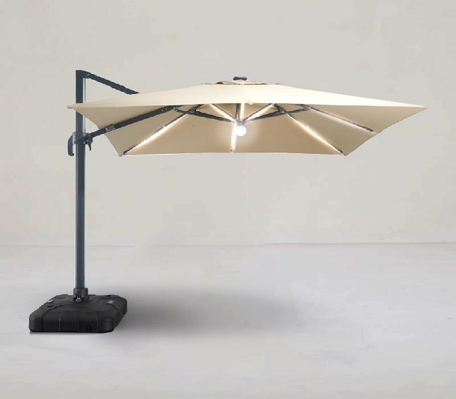 چگونه چترهای پایه‌ دار می توانند فضای شما را جذاب‌تر کنند؟